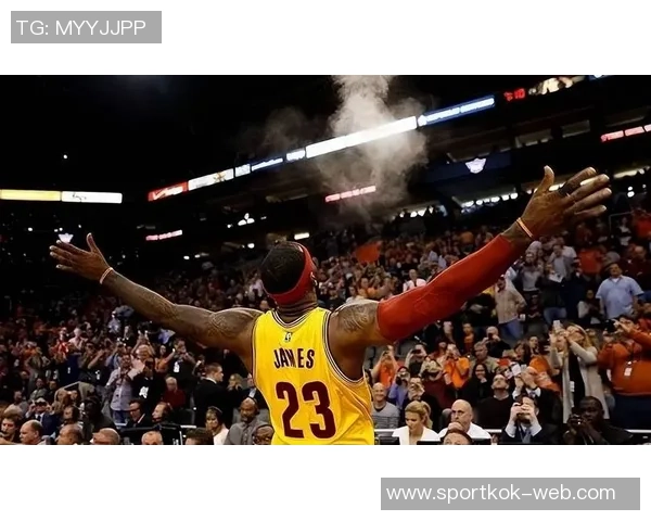 詹姆斯回顾新秀时期经典扣篮瞬间感慨23年光阴如梭对阵骑士再续传奇